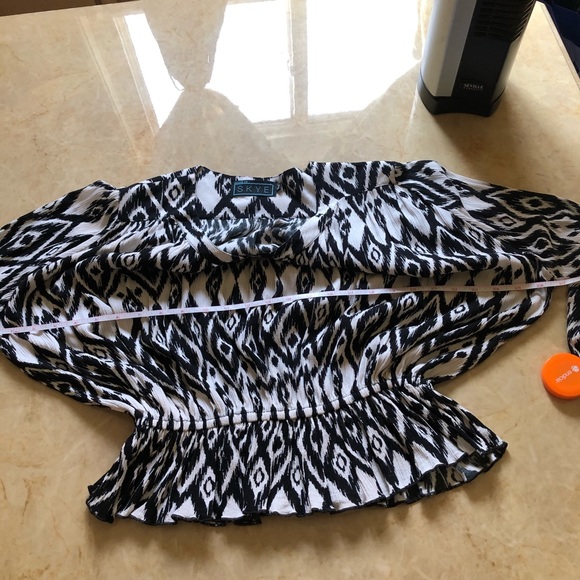 House of Skye 70’s Fashion Top - Picture 11 of 16